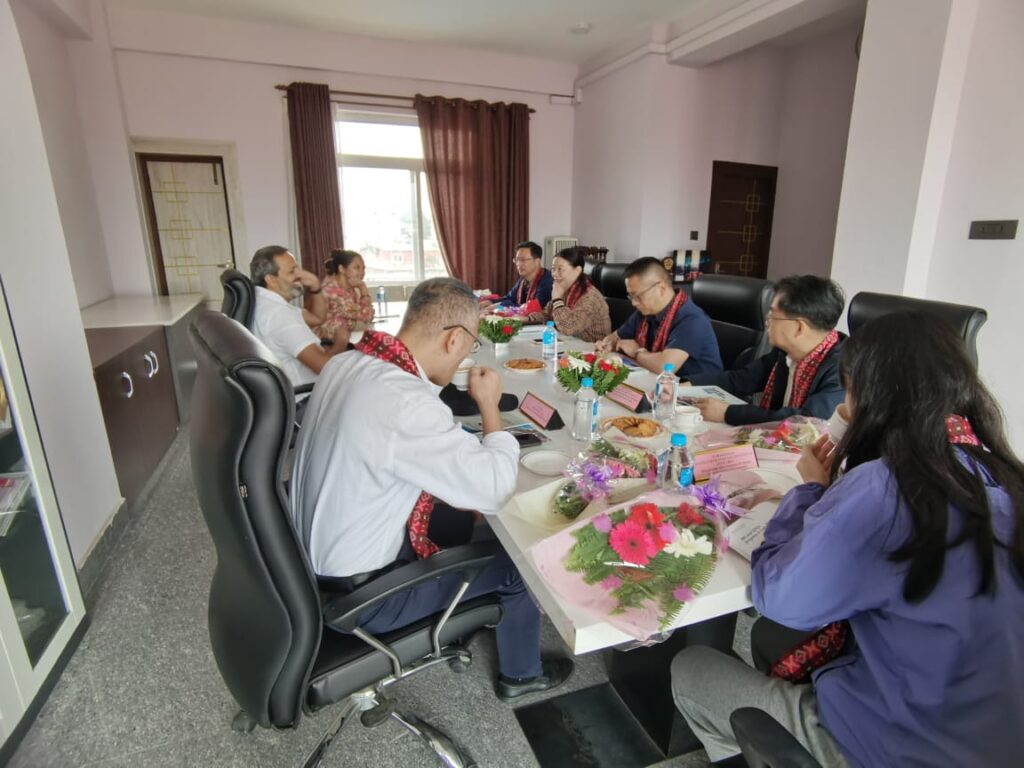 2024: Hubei Province Huangshi Municipal Committee at the NCFF Office photo 1
