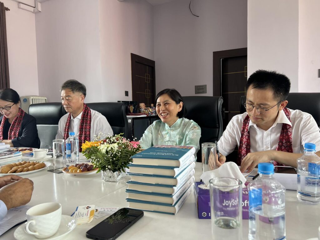 Hubei Provincial Committee at the NCFF Office photo 2